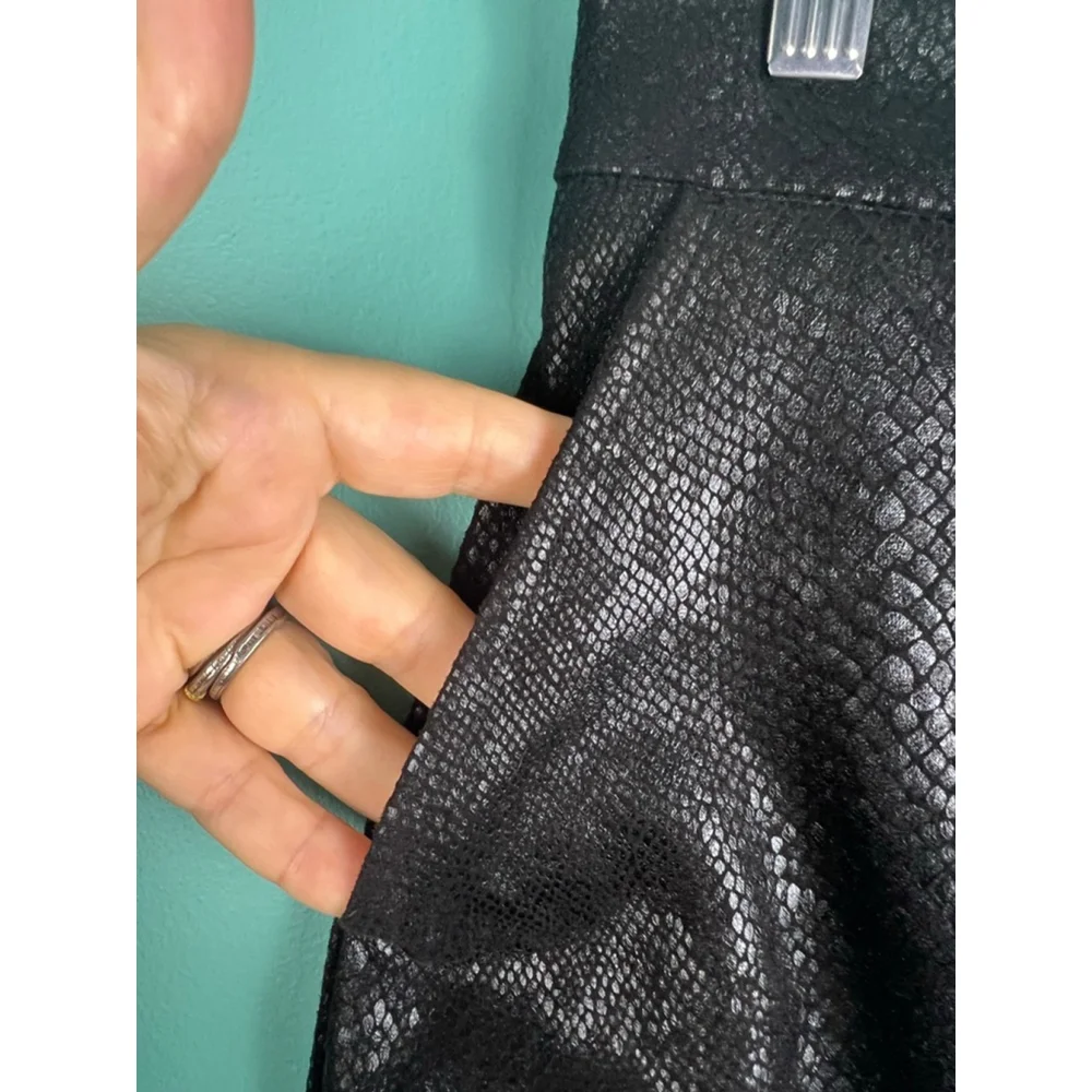 Women's Skies Are Blue Black Snakeskin Faux Leather Mini Skirt XS